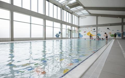 Indoor paddling pool